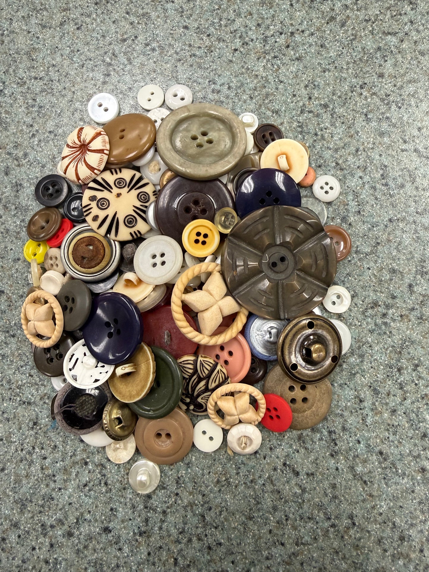 Mystery Button Scoop
