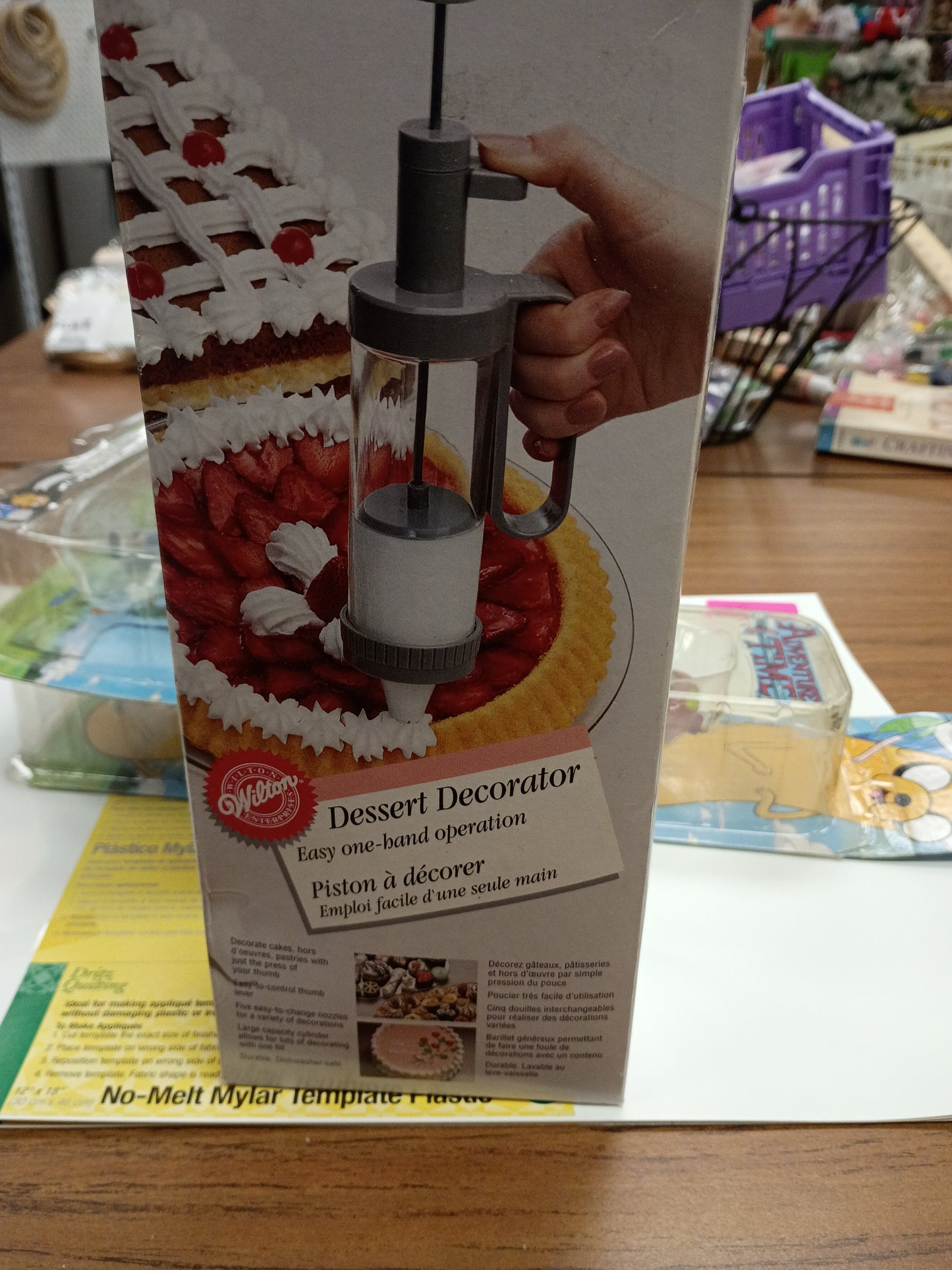 Dessert decorator