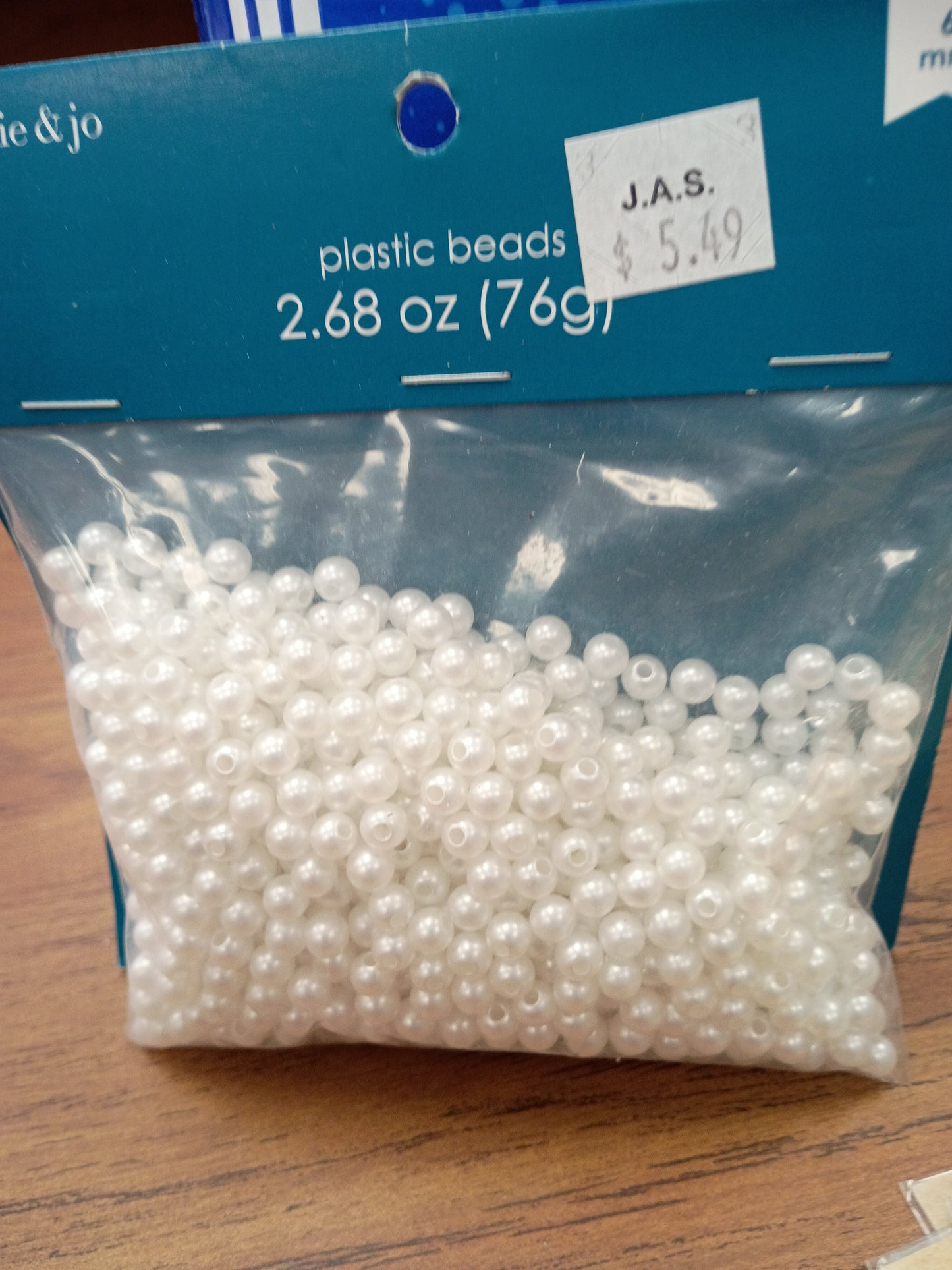 Plastic beads 2.68 oz