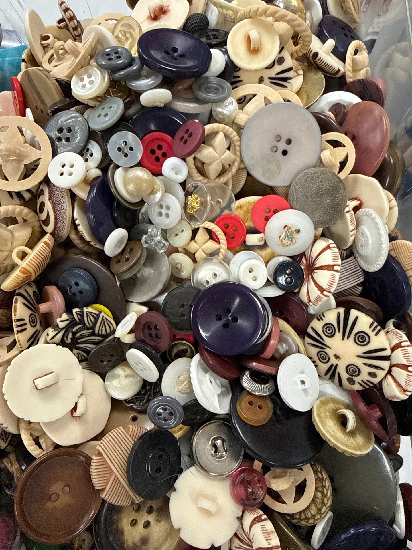 Mystery Button Scoop