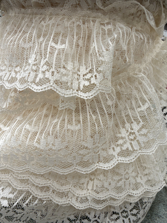 Ruffled Gathered Lace 2 1/2"-4"