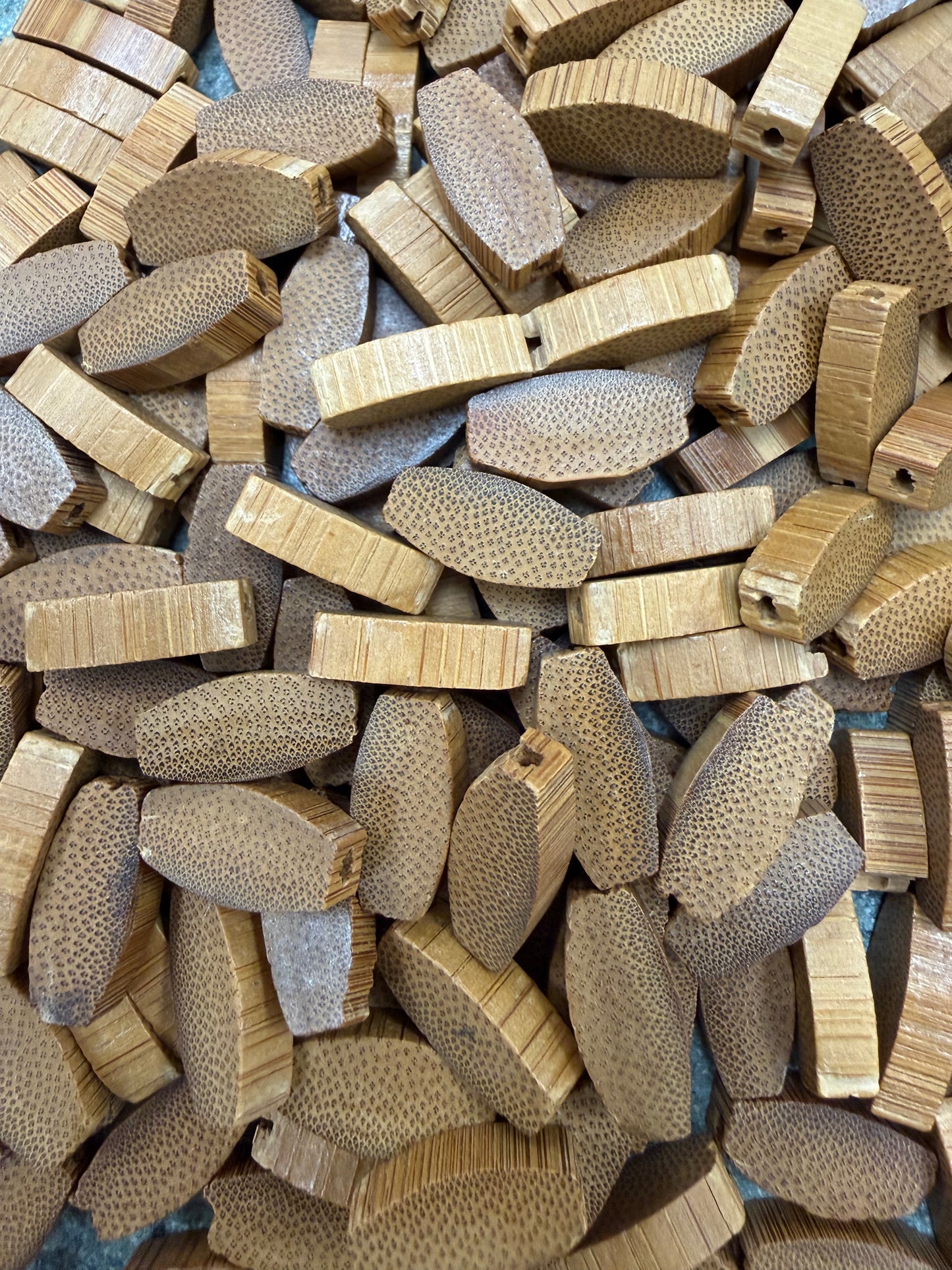 Reclaimed Bamboo Oval Beads – Natural Petal Shape – 25 Count
