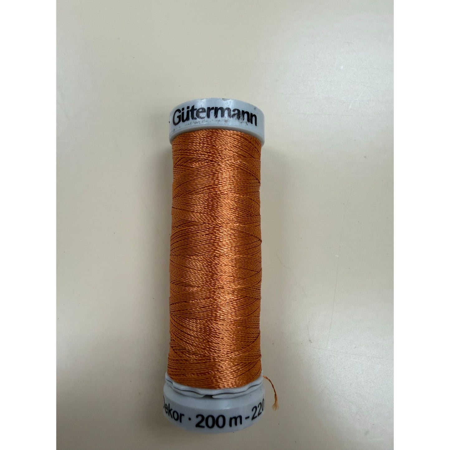 Gutermann Embroidery Thread – 1950/Light Maple