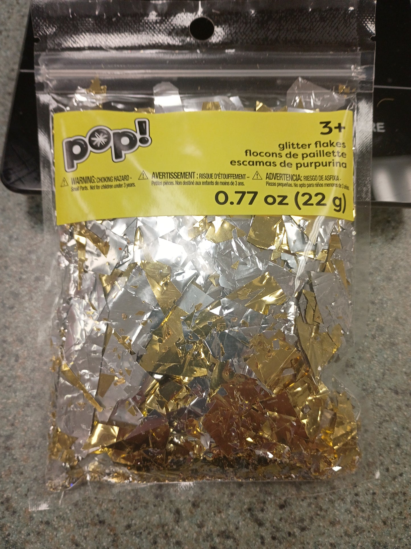 Gold glitter flakes (pop!)