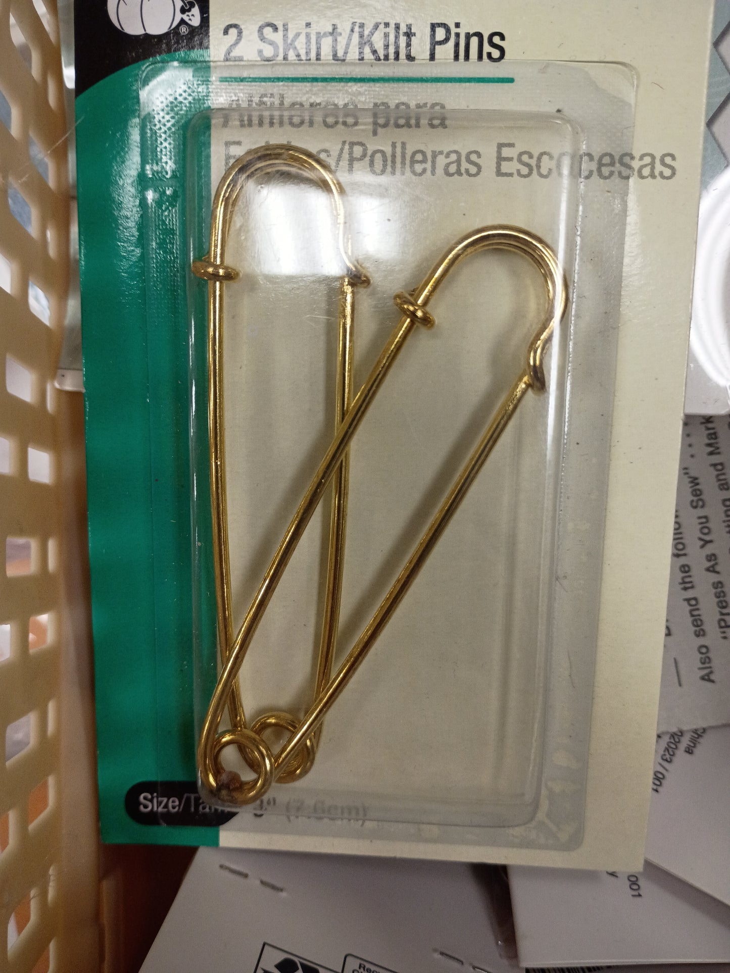 Skirt pins