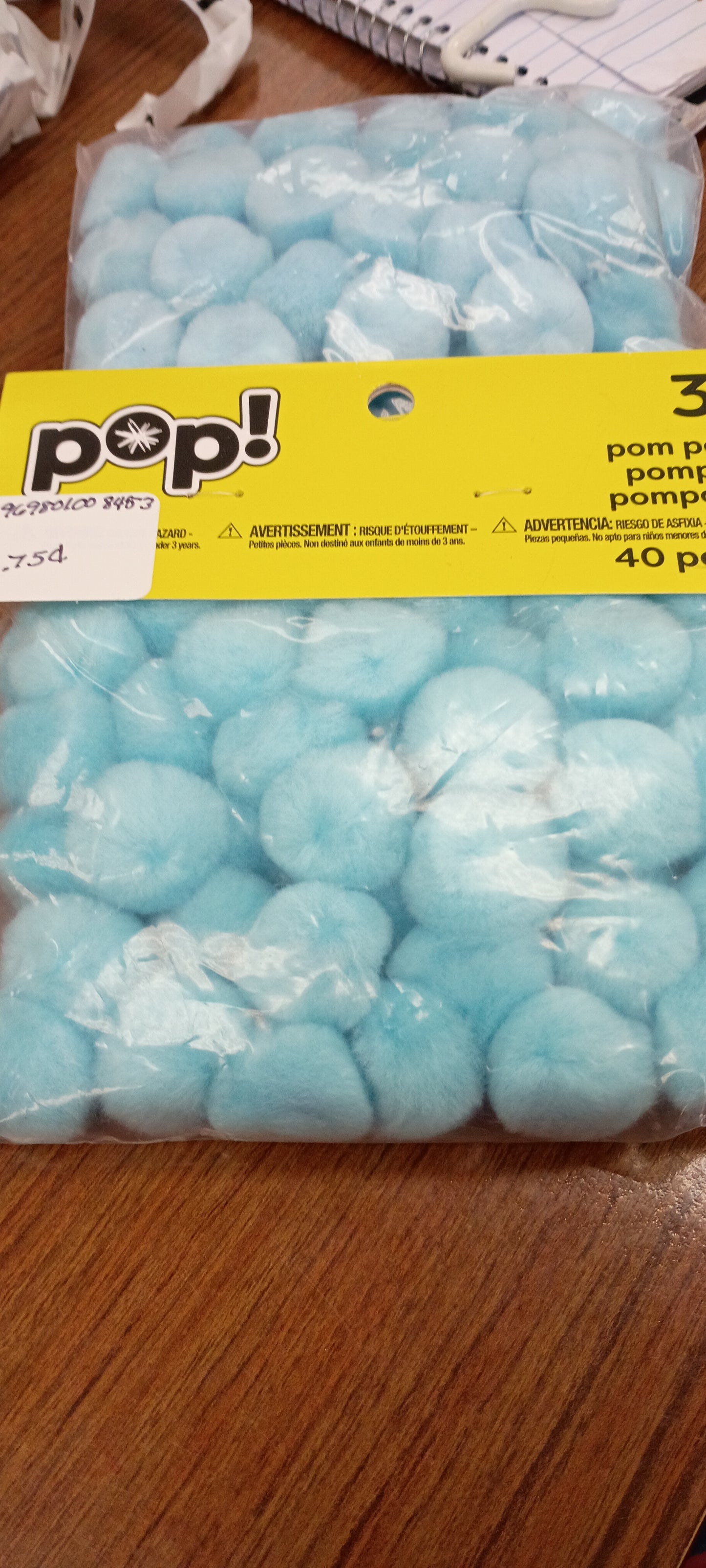 Pom poms 25mm Lt blue