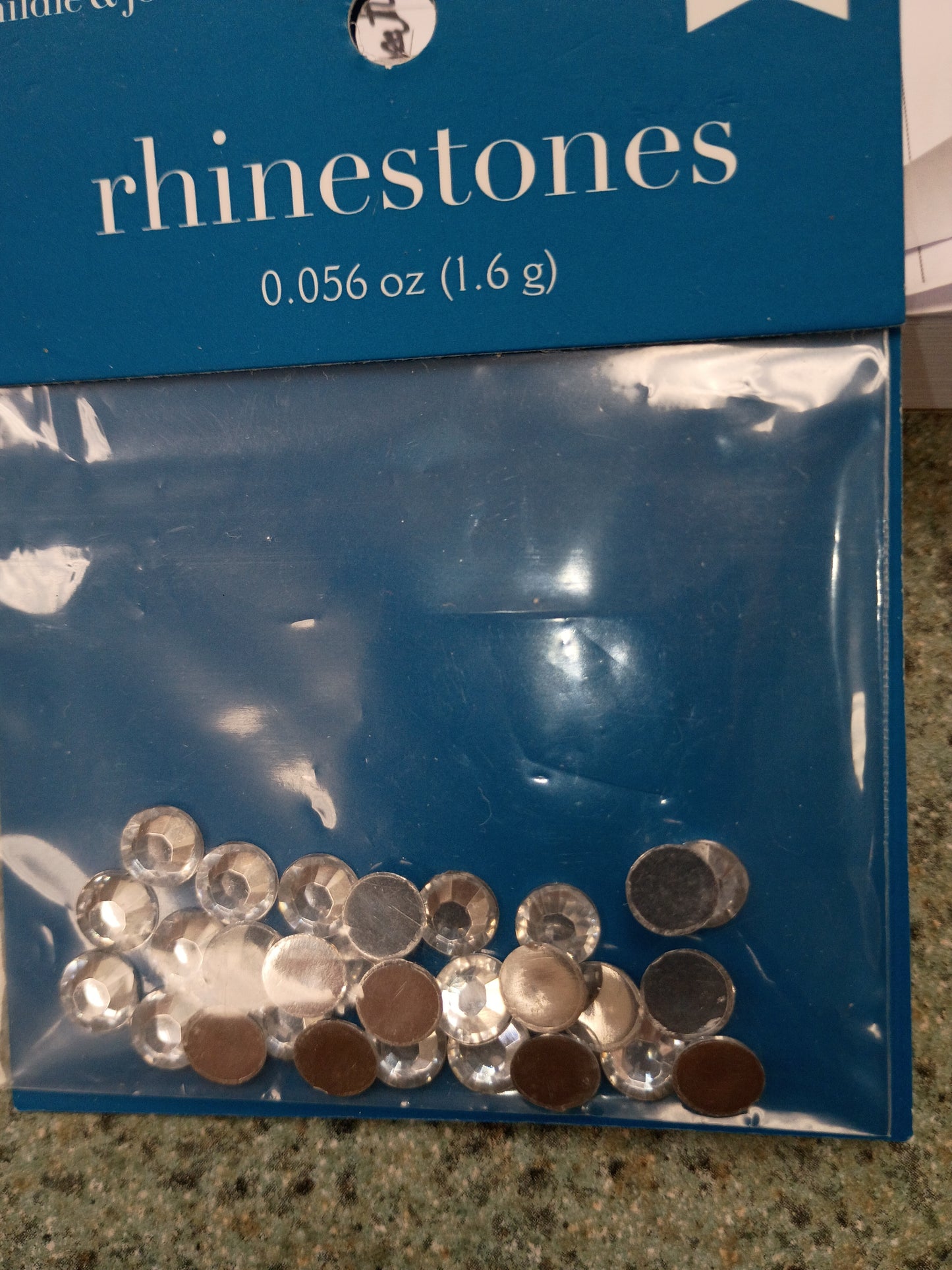 7mm clear rhinestones 0.056 Oz 1.6 g