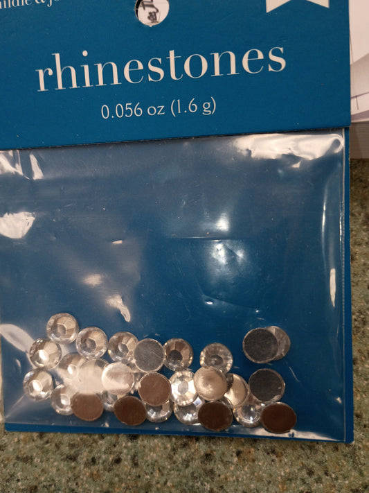 7mm clear rhinestones 0.056 Oz 1.6 g
