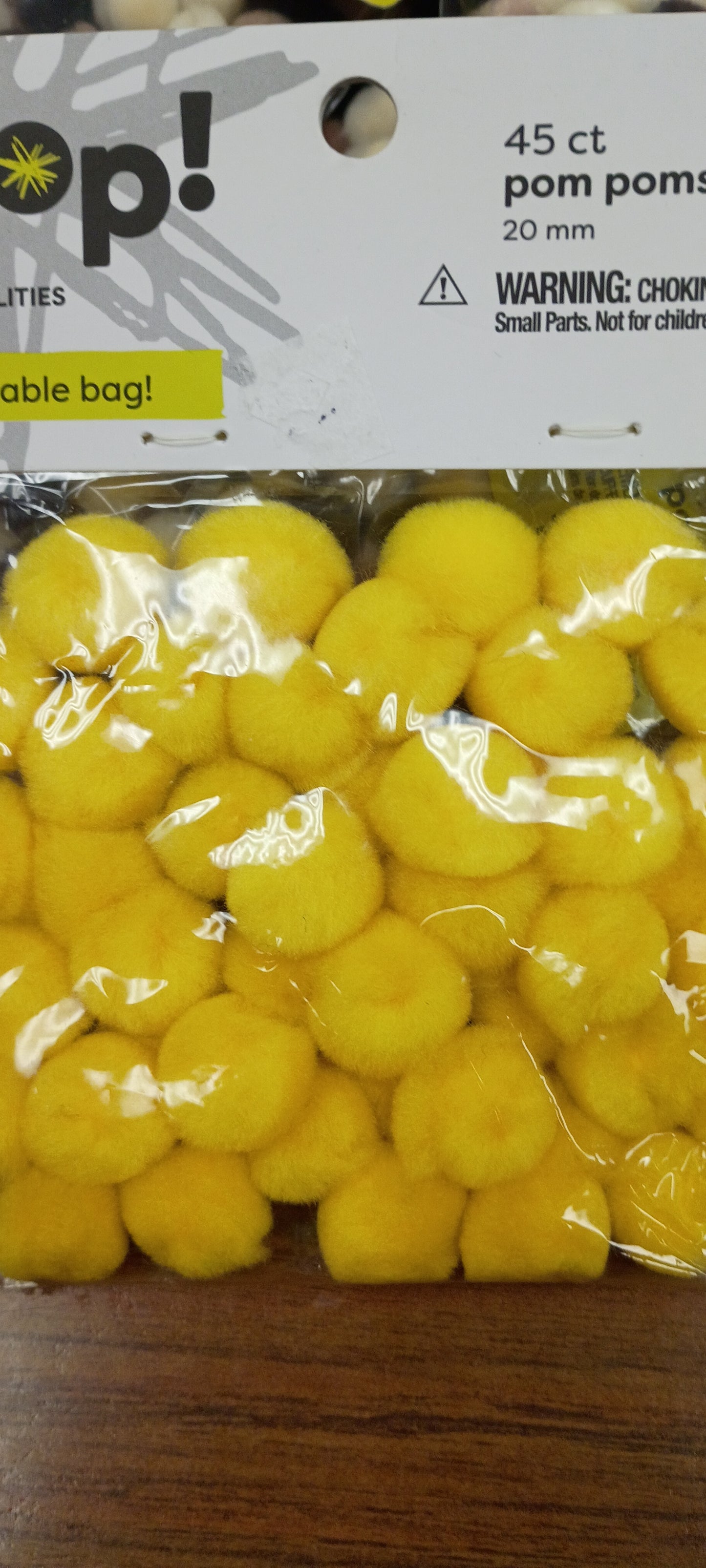 Pom poms 20mm yellow7